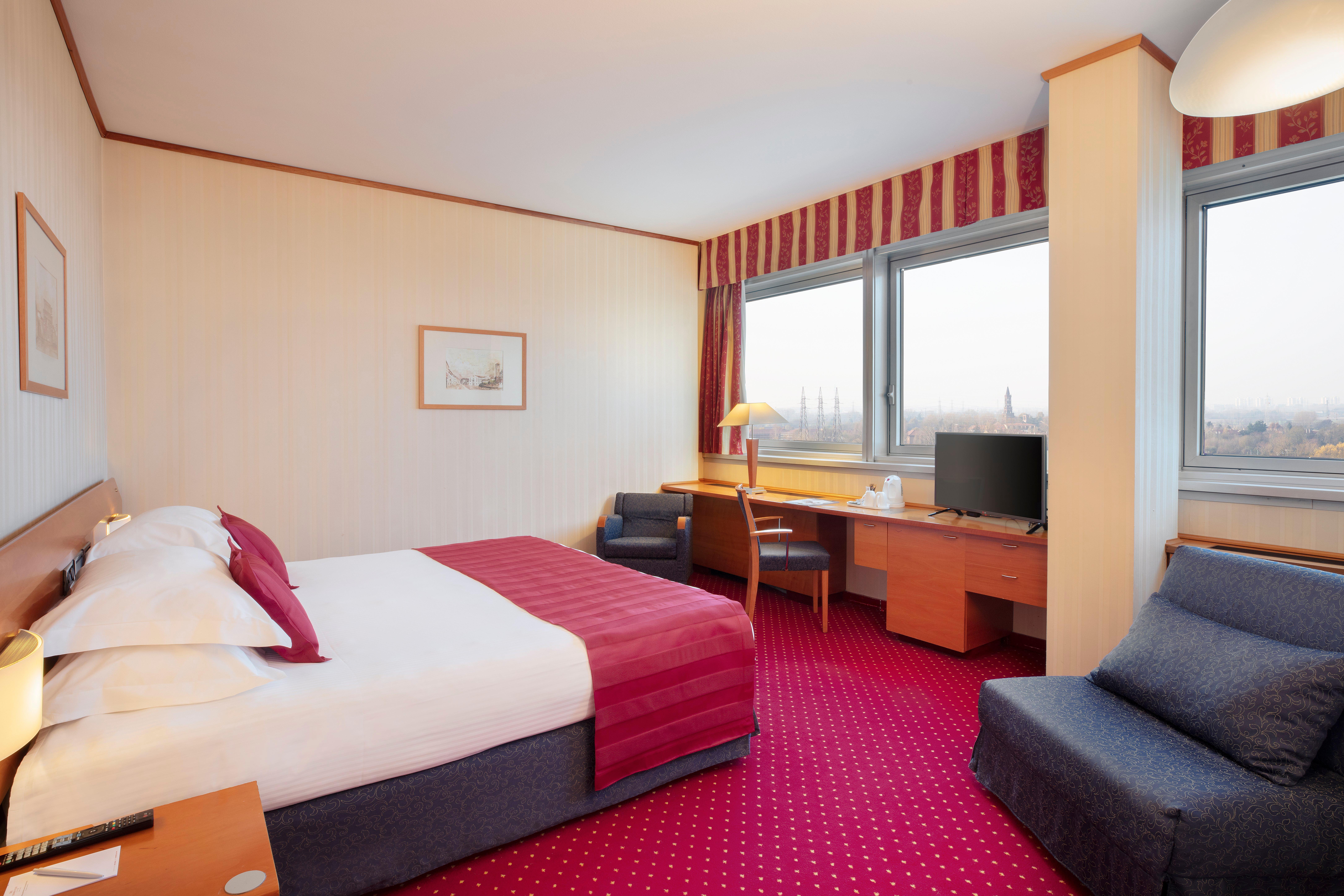 Hotel Crowne Plaza Milan Linate By Ihg San Donato Milanese Exterior foto