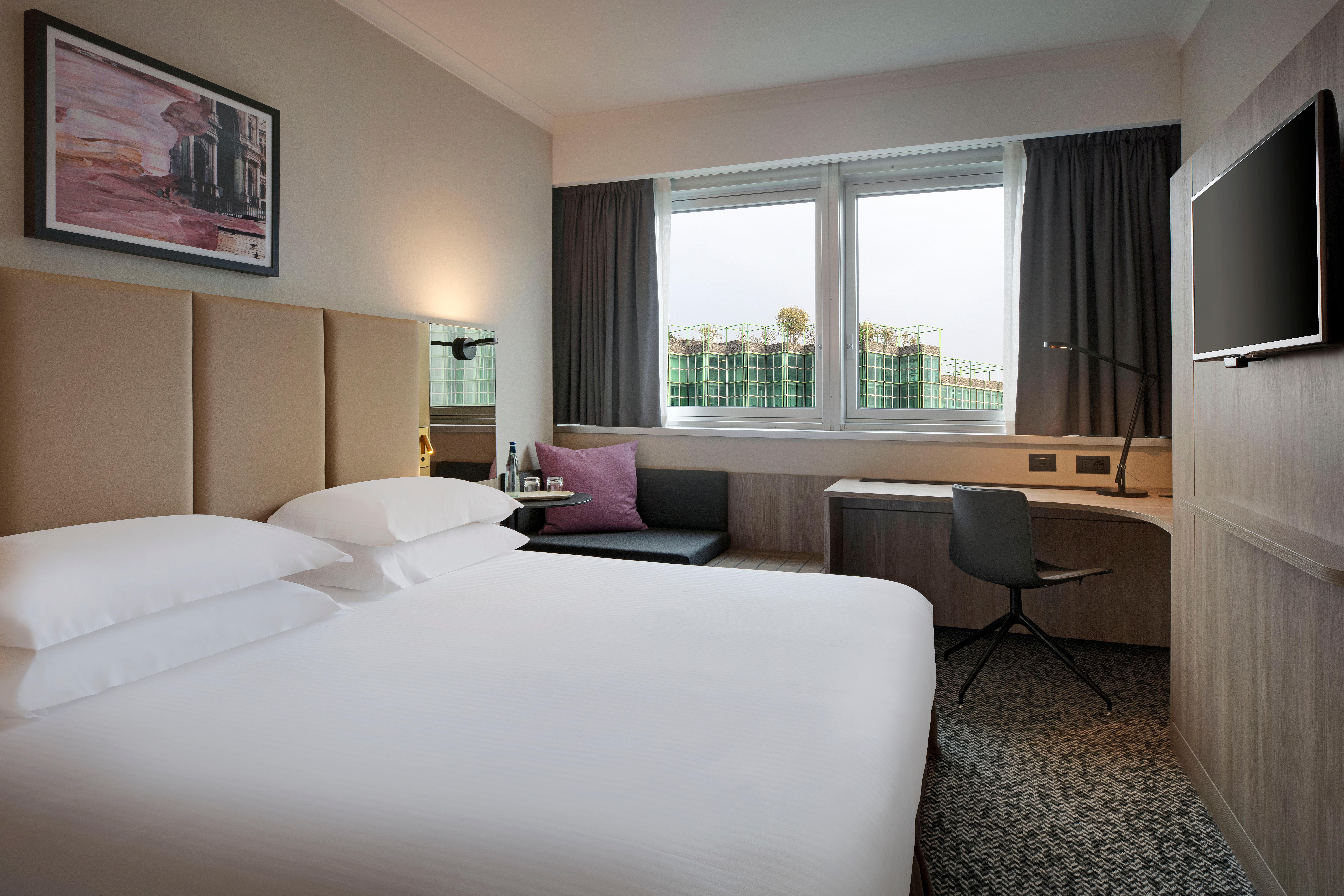 Hotel Crowne Plaza Milan Linate By Ihg San Donato Milanese Exterior foto