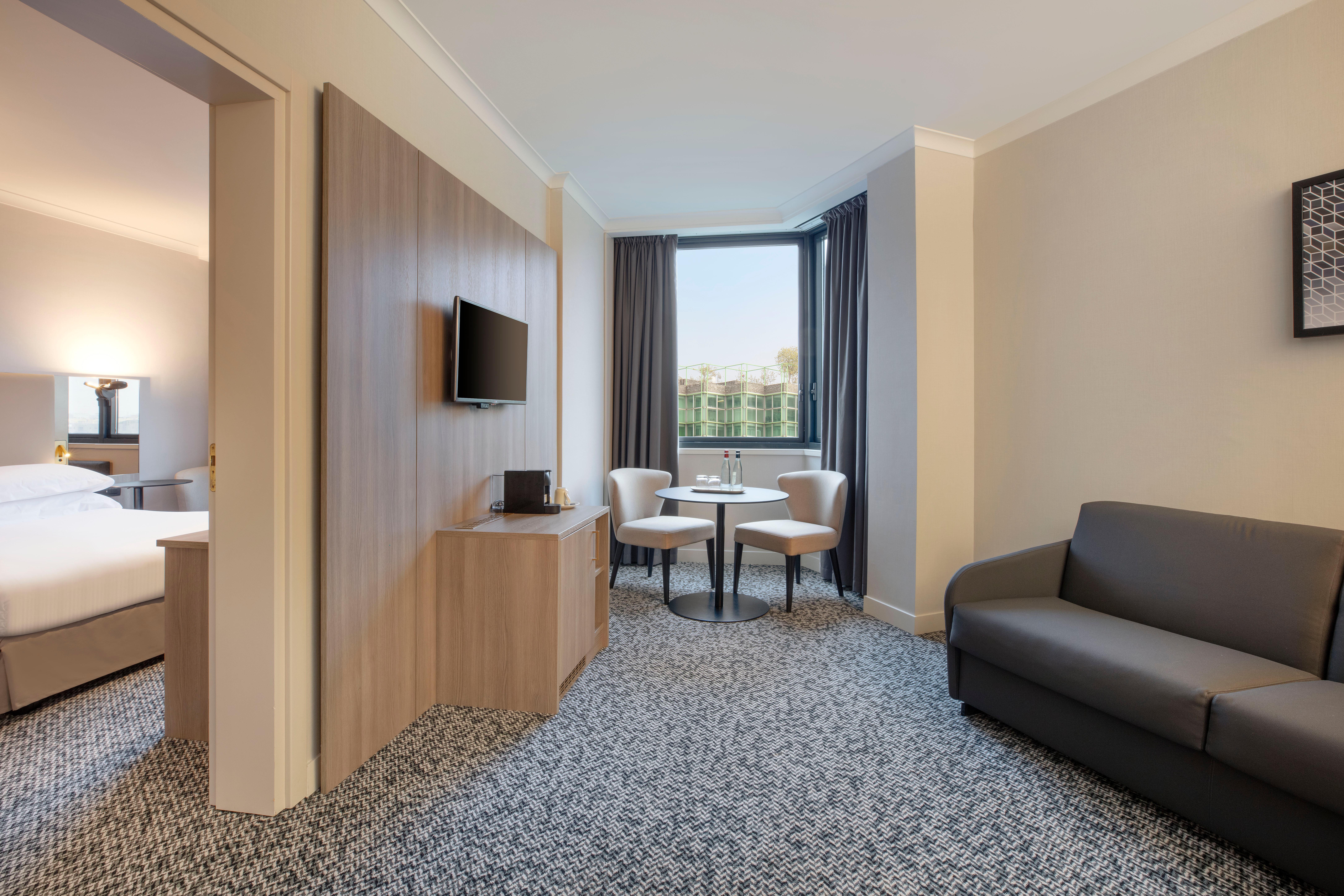 Hotel Crowne Plaza Milan Linate By Ihg San Donato Milanese Exterior foto