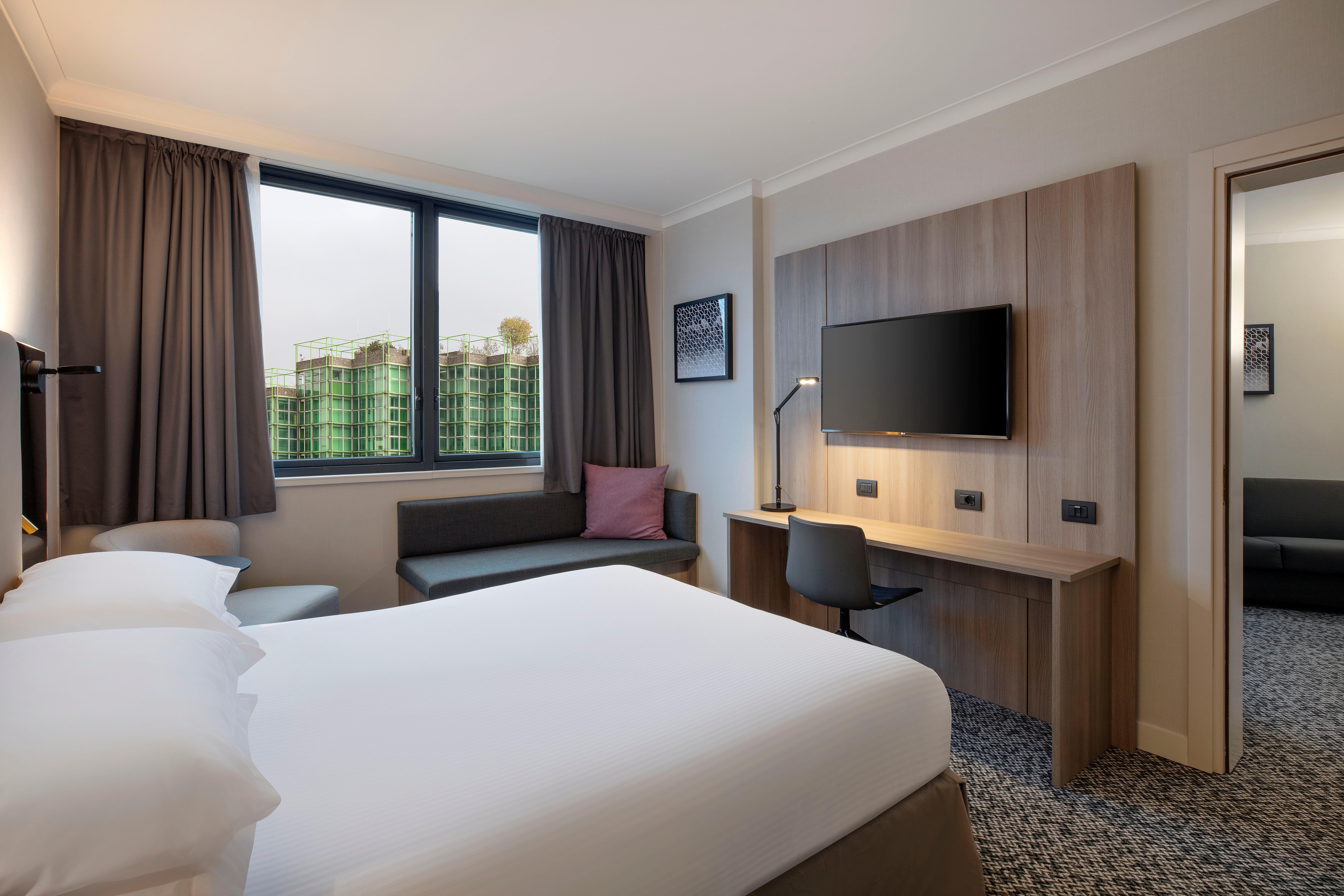 Hotel Crowne Plaza Milan Linate By Ihg San Donato Milanese Exterior foto