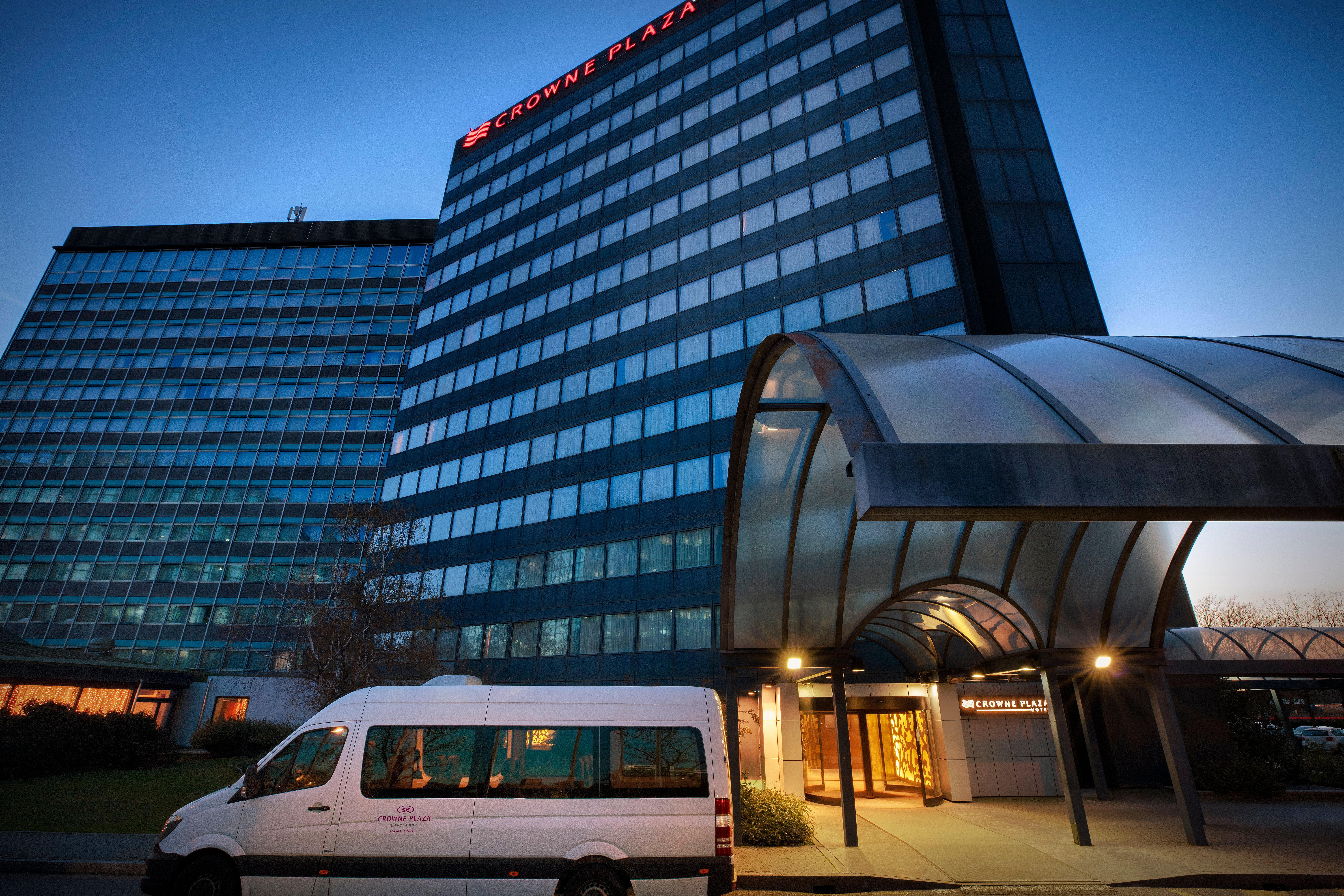 Hotel Crowne Plaza Milan Linate By Ihg San Donato Milanese Exterior foto