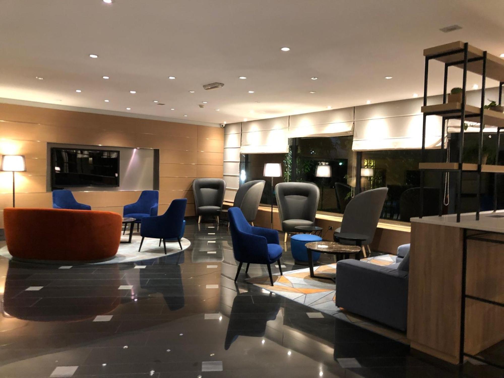 Hotel Crowne Plaza Milan Linate By Ihg San Donato Milanese Exterior foto