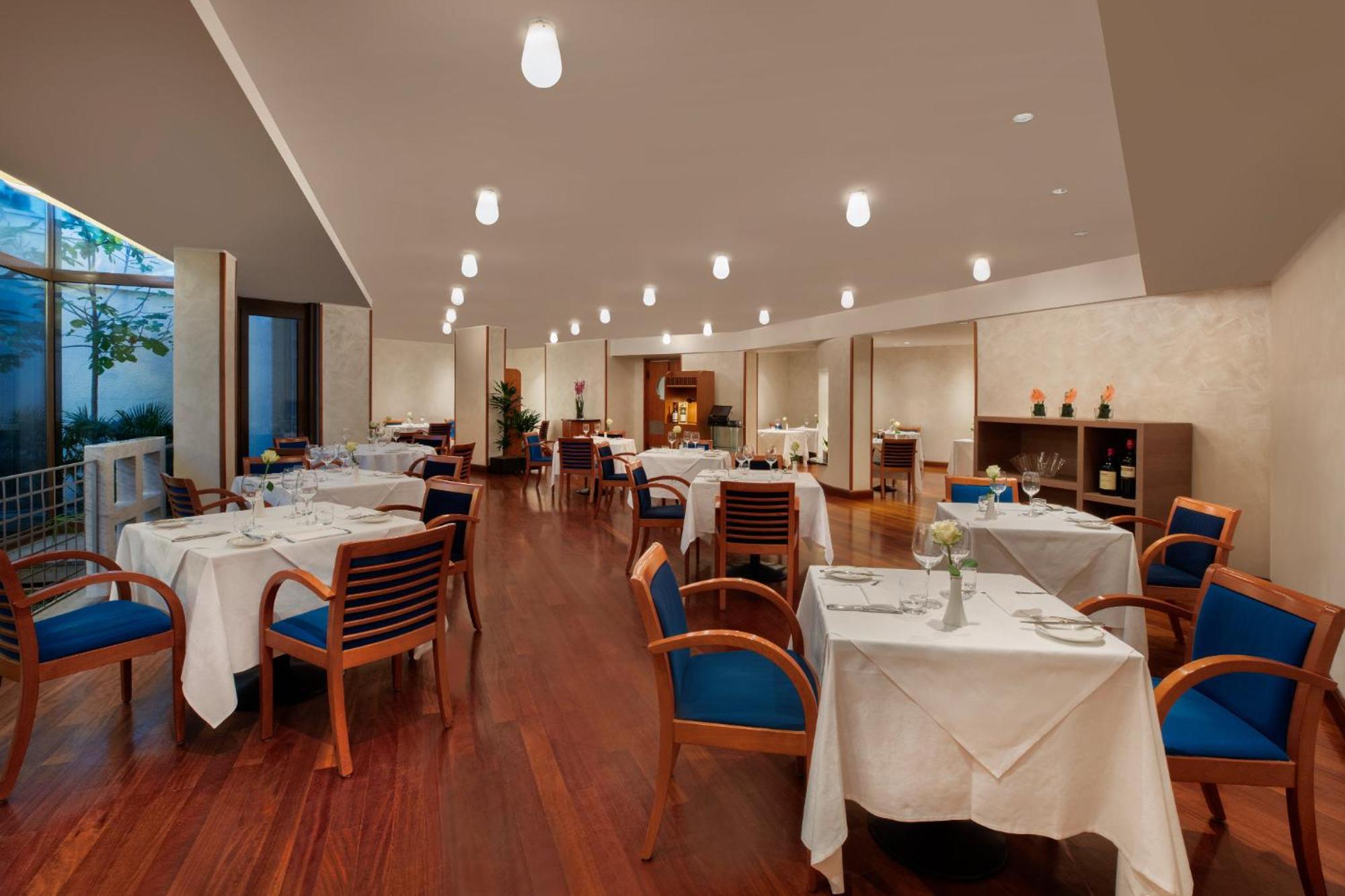Hotel Crowne Plaza Milan Linate By Ihg San Donato Milanese Exterior foto